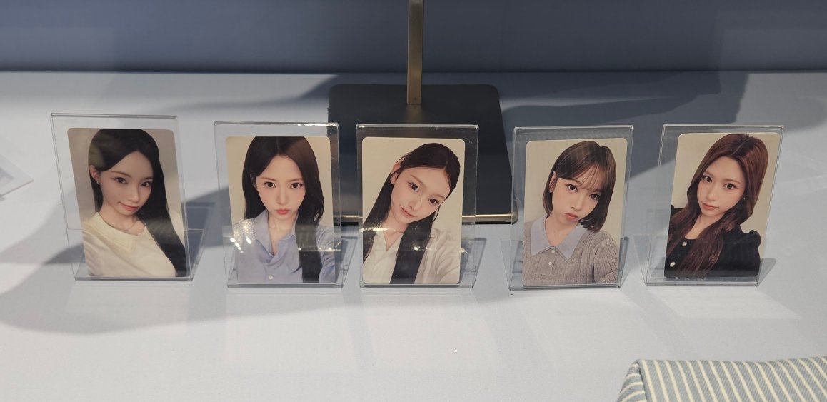 m1nyaming's tweet photo. #리센느 팝업 포카
이쁘다...,😭😭 https://t.co/Epyy6n7sUB