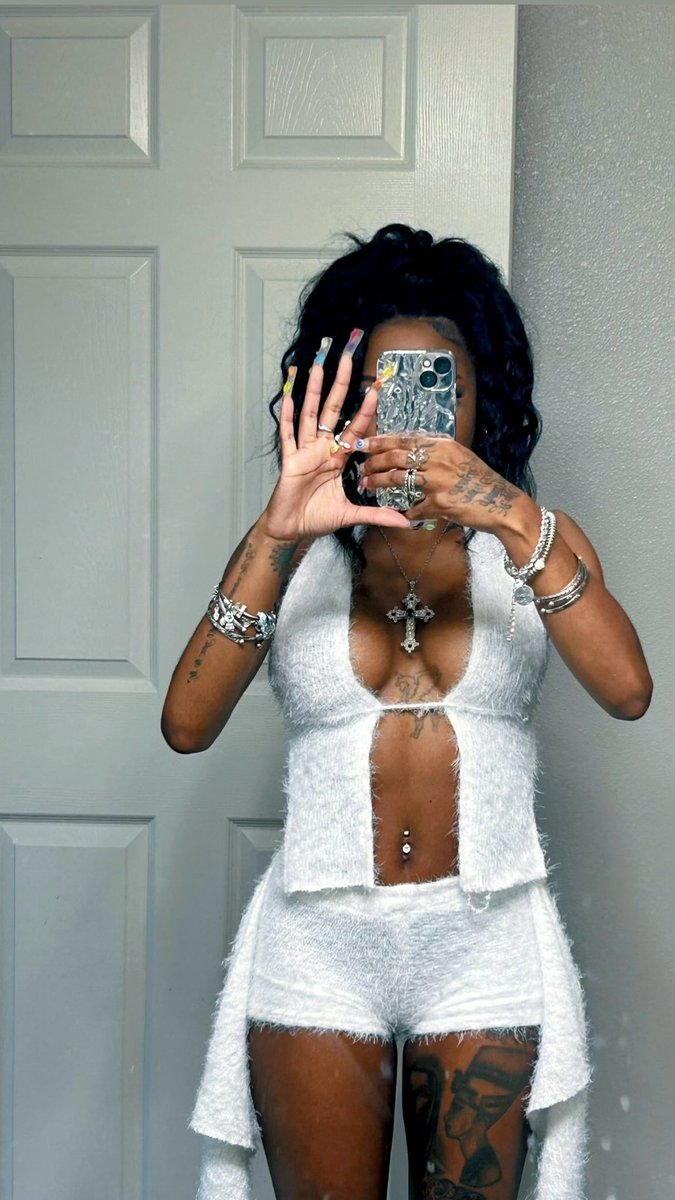 RichGirlEra's tweet photo. Had to remake one of my fav designs https://t.co/AWuCyVUVBO