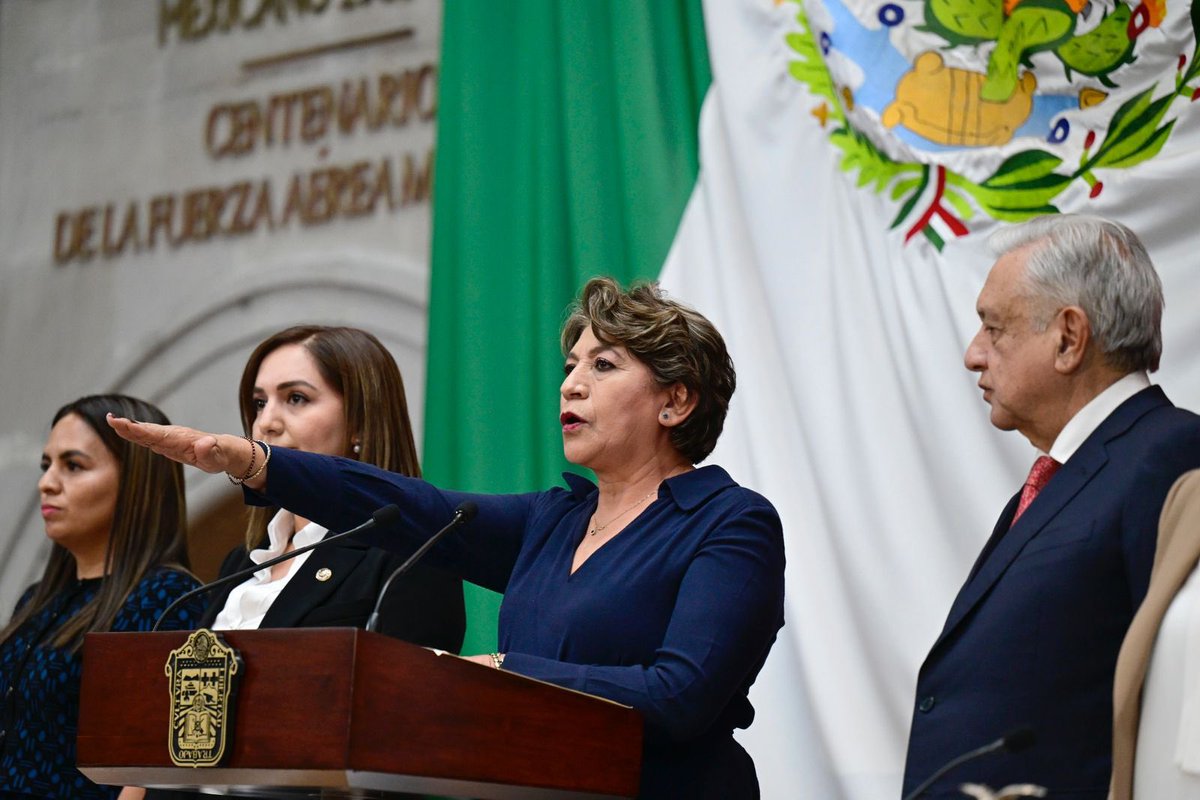 delfinagomeza's tweet photo. Hoy se cumplen tres años que rendí protesta como la Primera Gobernadora Constitucional de nuestro hermoso Estado de México, gracias a las y los millones de mexiquenses que depositaron su confianza en una servidora para que llegara la Cuarta Transformación.
Hemos logrado avances, pero sabemos que tenemos pendientes para lograr revertir el abandono en que se encontraba nuestro #EdoMéx.
Les refrendo mi compromiso de continuar trabajando, con #ElPoderDeServir, para que la transformación de nuestra entidad siga avanzando.