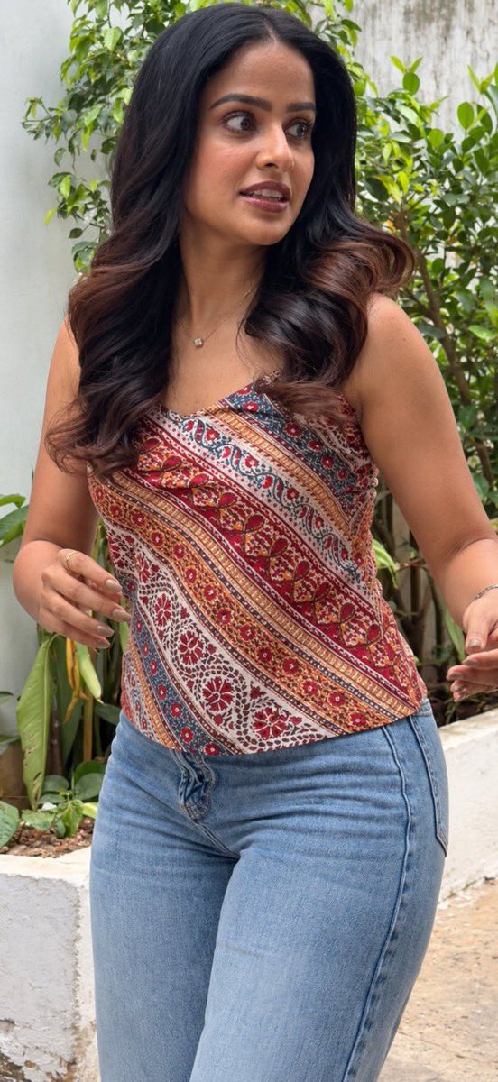 BotManiverse's tweet photo. #vaishnavichaitanya 🥵 paaaaena soothu da nala naaku potu nakalam 👅

Moonji aah vidama nakanum 🤤 

Veri ethura munda 🥵 ipadi odamba vachiruntha na la ena pandrathu 😩🫦

Paaka apdiye en bestie munda maariye irukiye di 😍🍆💦 https://t.co/1ca3kKdTRg