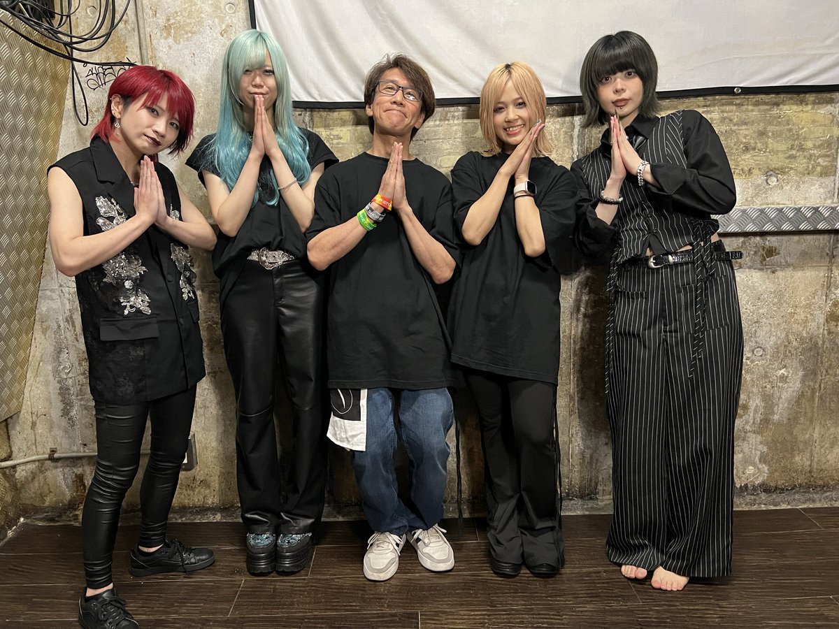 kayan34youkam42's tweet photo. MARKET SHOP STORE
2026.9.13 渋谷CHELSEA HOTEL
10周年のこの日ラストライブにて解散…
Last Tour『Mudboat』は名古屋、岡山、大阪、東京に参戦、どこも熱いライブでほんと楽しかった!ライブはもう見れないけど、楽曲は聴き続けます🎶
ありがとうございました。
またどこかで😆👍
#MARKETSHOPSTORE https://t.co/iLlUq7fT5I