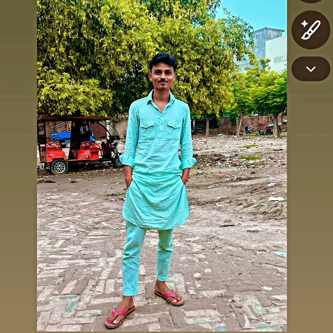 90_keii's tweet photo. Single life is happy ☺️ apna sahar Bhadohi 🫶🥰 https://t.co/8jhxZ1YtT1