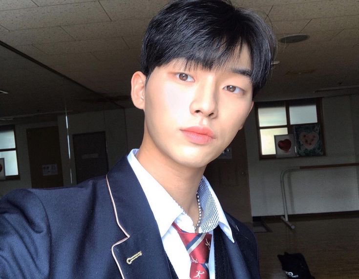 choiiiiface's tweet photo. 한림예고 교복 https://t.co/uXCdG5Vmhi