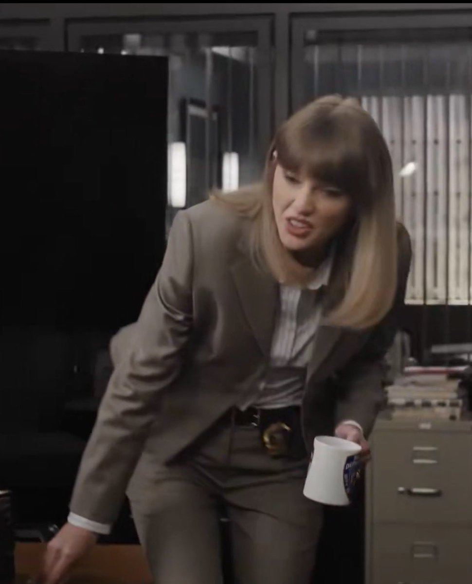 nola_swiftie's tweet photo. I just KNOW she was geeking out when she got to put that badge on her hip https://t.co/w2ixHBM5D2