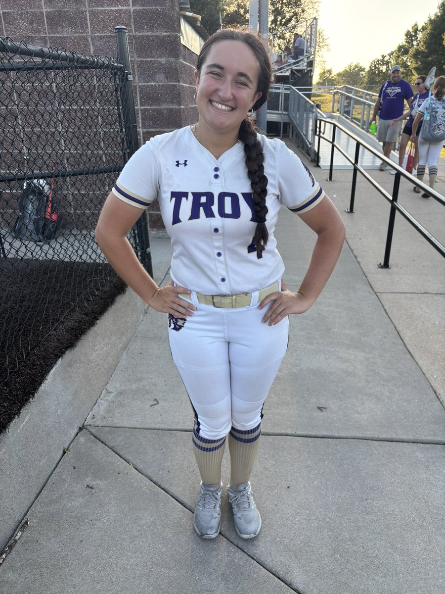TBHSSoftball's tweet photo. Varsity Sb gets win vs Sullivan!    Daugherty 3-5, Zidich 3-5 w/ HR, Blanton and Jacobsmeyer 2-4.  Dennis and Jacobsmeyer combo in circle for shutout and 13 K’s!  Player of game is Lucy Lewis going 3-4 w/ 2 2bs and 2 RBI! https://t.co/CQBDaunbMR