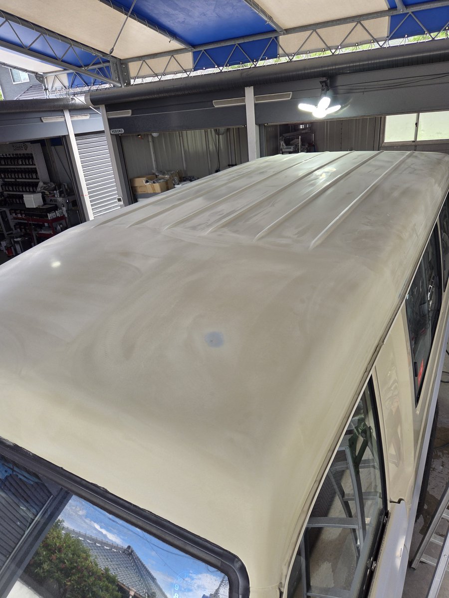 cawf2367's tweet photo. 屋根もおおきーい

#HZJ75 #ランドクルーザー #LANDCRUISER #ボディリノベーション #リノベーション  #全塗装 https://t.co/4jYzNmKwNl