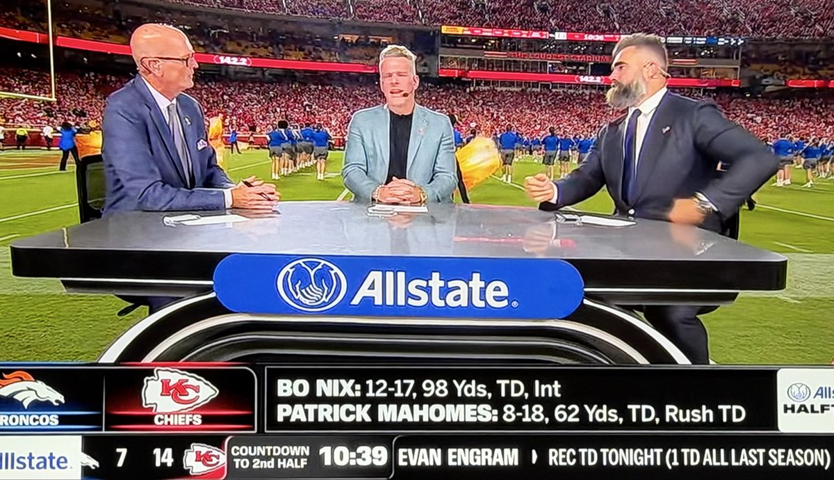 rayraysplit's tweet photo. Glad to see @PatMcAfeeShow back on Monday nights . Yo, @JasonKelce, let’s get him a June invite to @theoceandrive for @eaglesautism. https://t.co/Dy5YdaaJAk