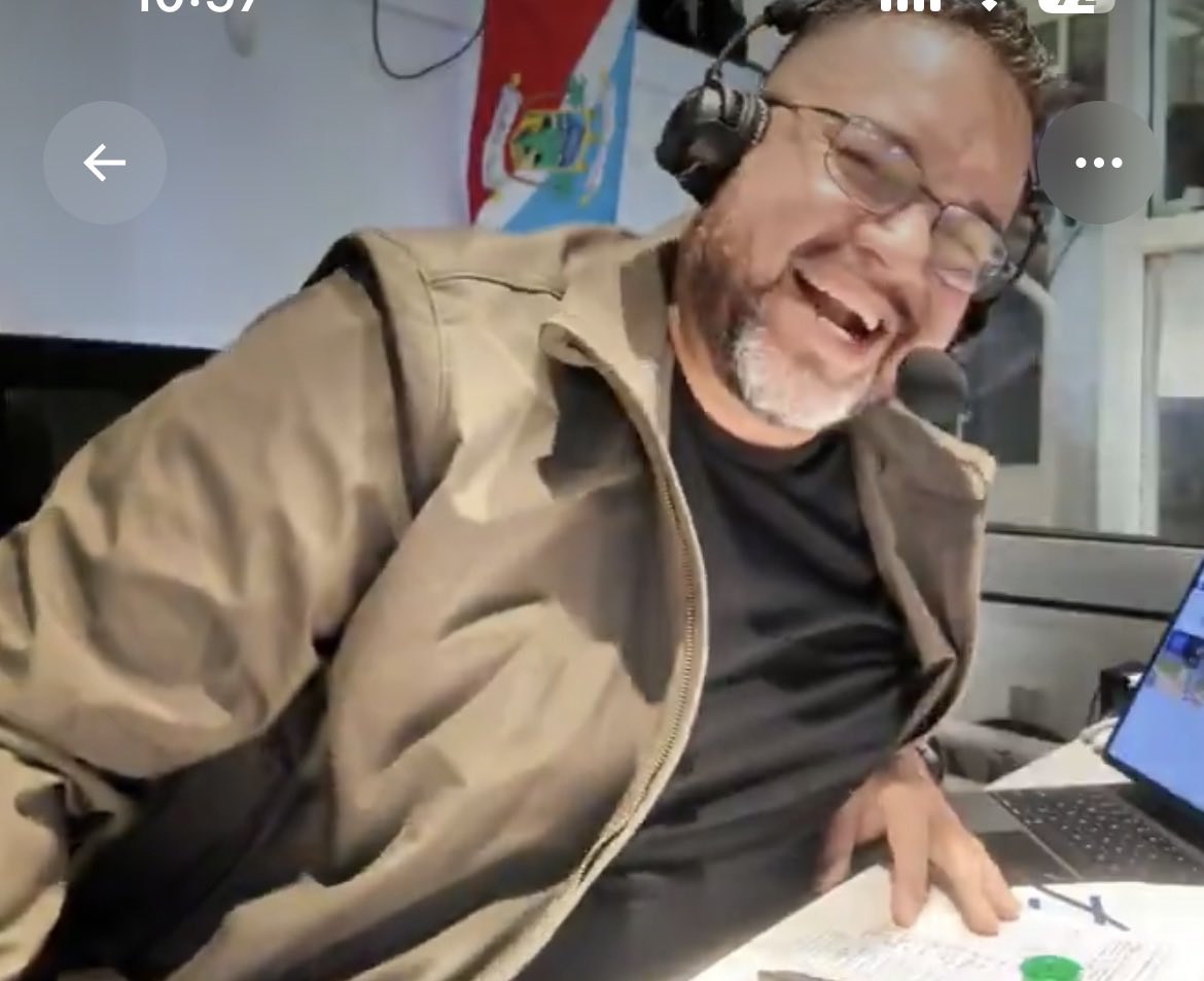 CubbyMike76's tweet photo. @Miguelsvoice Seeing your happy look when you shout โ#LaBotooooโ makes me happy too. https://t.co/r2I4Xnr4tw