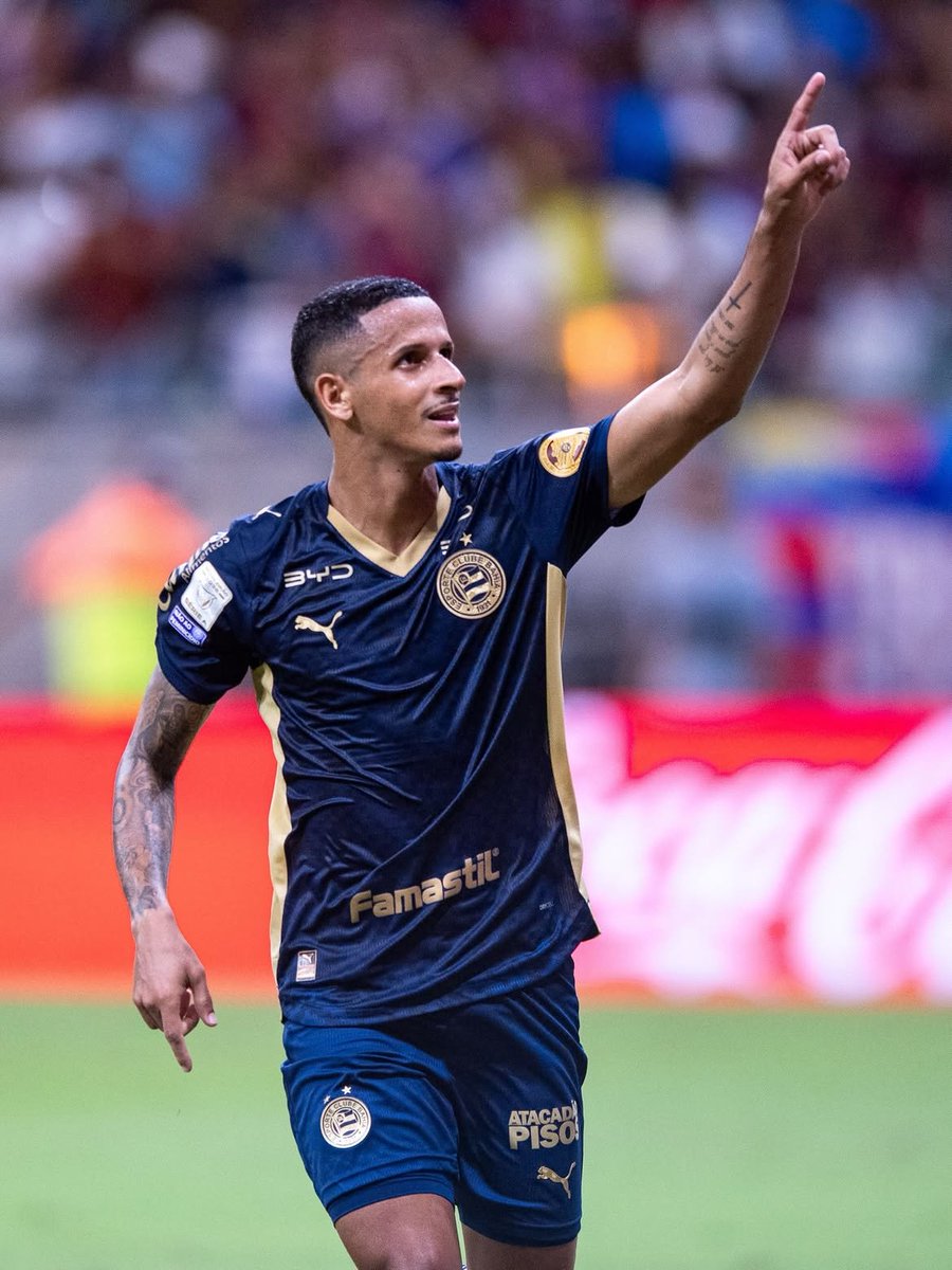 voudebahea's tweet photo. 21 gols &amp; 19 assistências. 🤯

R$0. https://t.co/HdQPJJKRog