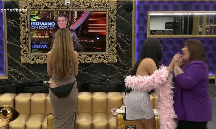 idkjlyn's tweet photo. porque se la banco sola y tuvo toda la casa en contra, fue la única que jugo a gran hermano 

SOL AL 9009
#granhermano https://t.co/ukWJcyXZd3