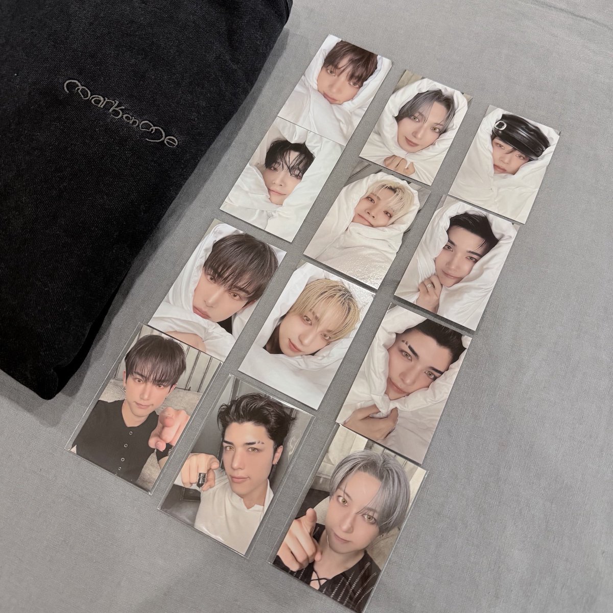 lelelunee's tweet photo. #MarkOnMe merch came! how did we get our merch before our albums lol https://t.co/AfVyCbKpN9