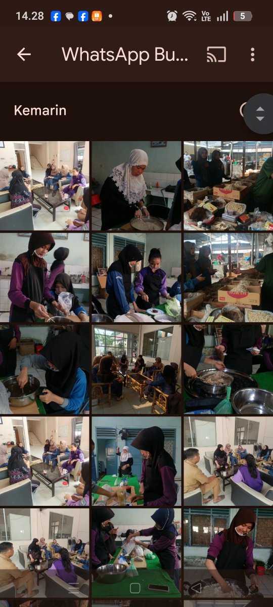 Andriamuis's tweet photo. Memang foto saya saat ini banyak bersama pelajar dan mahasiswa.. karena saya memberikan gambaran ke sekeliling, untuk lebih membimbing ke pelajar dan mahasiswa bukan hanya UMKM. Berkaitan dengan penerapan pengolahan dan pengujian.

Saya ingat ucapan dari salah satu senior pejabat sekaligus istri dari salah satu pejabat publik, "kalau kerja kita baik, kita akan dipertahankan di jabatan tersebut dalam waktu cukup lama, sampai meninggalkan jejak, baik itu UMKM maupun organisasi, dimana  tempat itu akan menjadi lebih baik dan contoh, bersyukurnya malah banyak  ide saya  juga banyak di contoh."

Dan saya bersyukur dimanapun saya di beri amanah, insya Allah, apa yang saya selesaikan, akan tetap terus menjadi contoh, baik umkmnya maupun organisasinya.

Jika penulis dunianya lebih luas untuk dibahas.

Stay with me penulis De Capenter. 

Berada di manapun kita tidak akan pernah tahu, jika kita tidak belajar.
Kesalahan yang pernah  dilakukan, jadi pemicu untuk lebih baik dari sebelumnya.