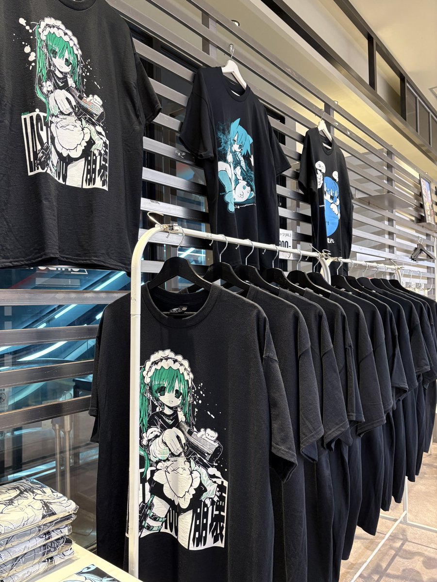 whojiko's tweet photo. SHIBUYA POPUP🛜

6日目　-_-b

本日も20:00までお待ちしてます🙂‍↕️🙂‍↕️ https://t.co/AzlOb7enU4