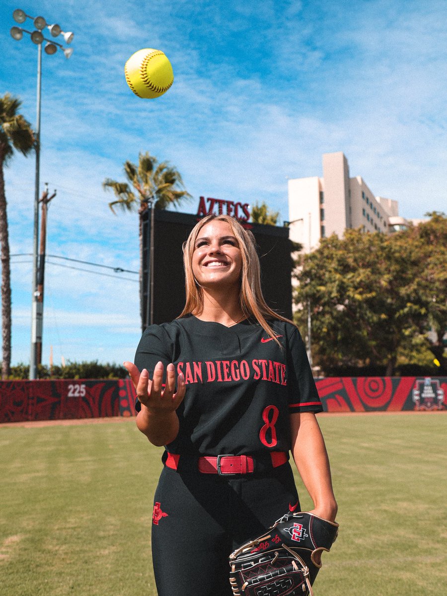 ella_poulin14's tweet photo. Staying in the 619🌴

I’m so excited to announce my commitment to San Diego State University! Thank you to my family, coaches, teammates and friends for helping me get here. GO AZTECS ❤️🖤 https://t.co/knHuba9B5c