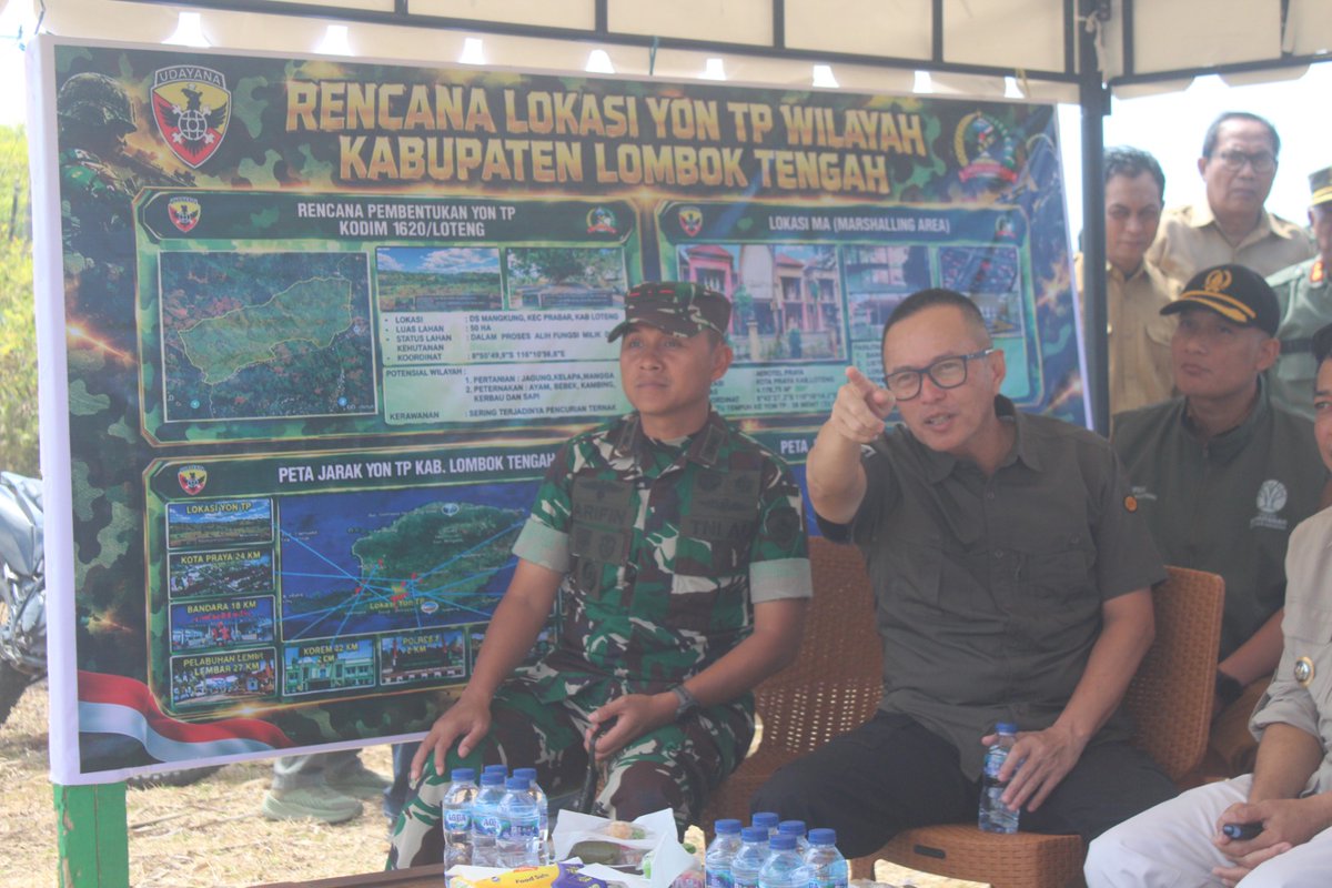 Kodam9Udayana's tweet photo. Pastikan Kesiapan Lokasi, Pangdam IX/Udayana Tinjau Rencana Pembangunan Yon TP di Lombok Tengah
#KodamIXUdayana #TNIAD #YonTP #BatalyonTeritorialPembangunan #LombokTengah #NTB #Korem162WiraBhakti #Kodim1620Loteng #PertahananWilayah #PembinaanTeritorial #SinergiTNI https://t.co/tLmMfT5ACn