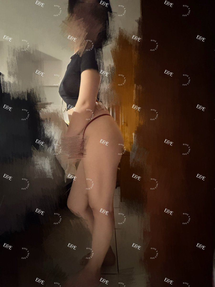 xw00610's tweet photo. 👸E: 老公我穿這樣出門，你會怎樣？
👨E:休息三小時….走起

#夫妻聯誼
#親新局佛系 https://t.co/l5E63Bg5Hl
