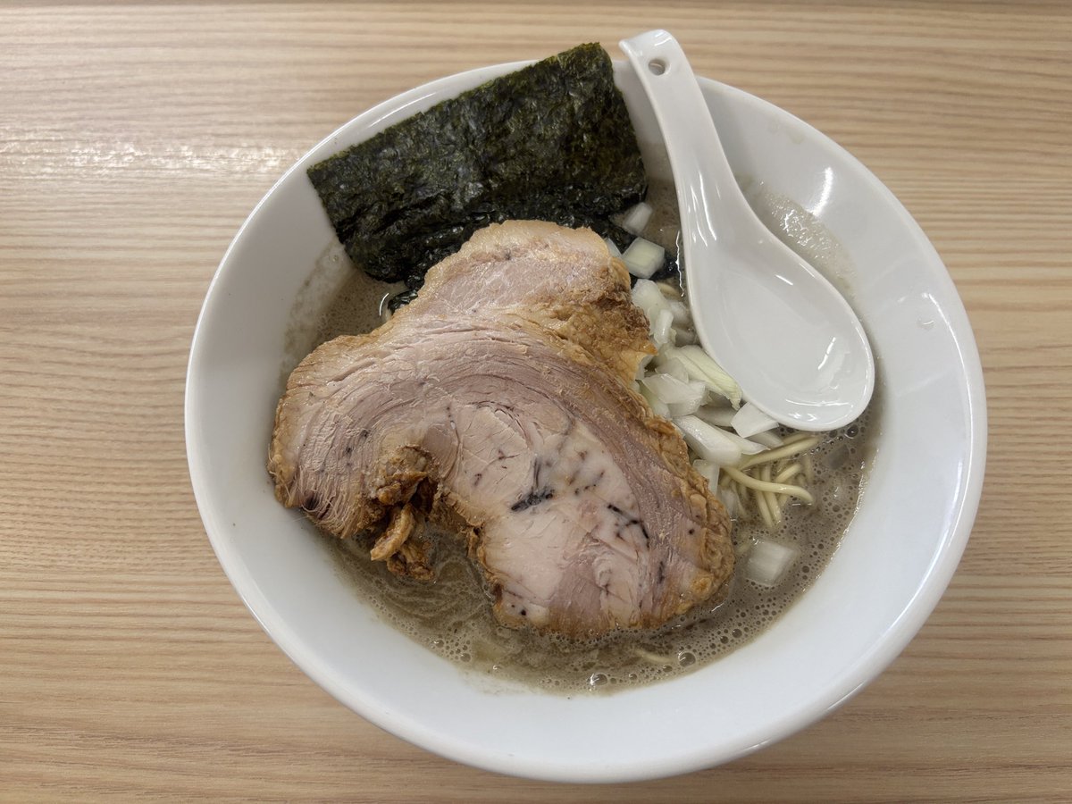 Nyan_RAMEN20's tweet photo. 昨日のお昼ご飯🍜
タルタロスとデミ塩🍜
めちゃくちゃ美味しかったです😋
染み渡った〜❤️
 #ゼクウ https://t.co/sU7uNscHmJ