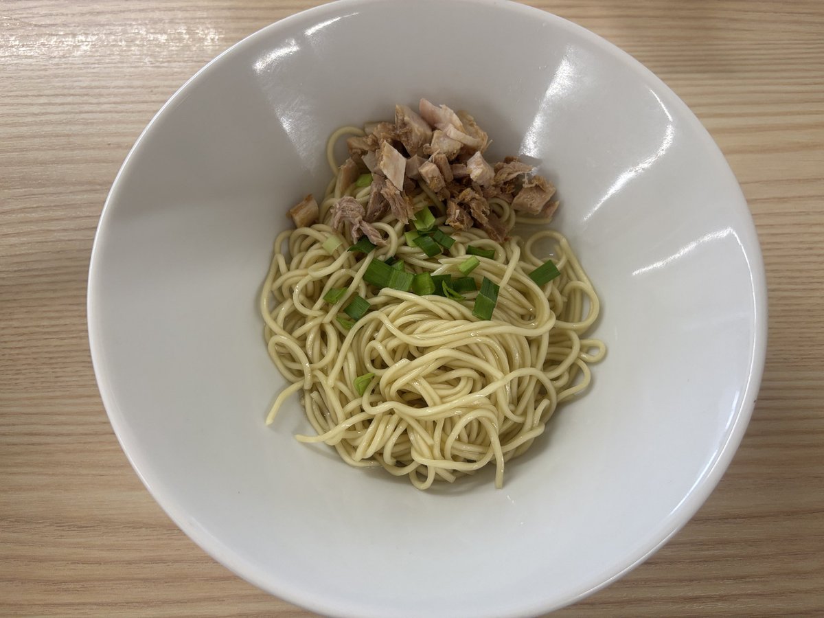 Nyan_RAMEN20's tweet photo. 昨日のお昼ご飯🍜
タルタロスとデミ塩🍜
めちゃくちゃ美味しかったです😋
染み渡った〜❤️
 #ゼクウ https://t.co/sU7uNscHmJ