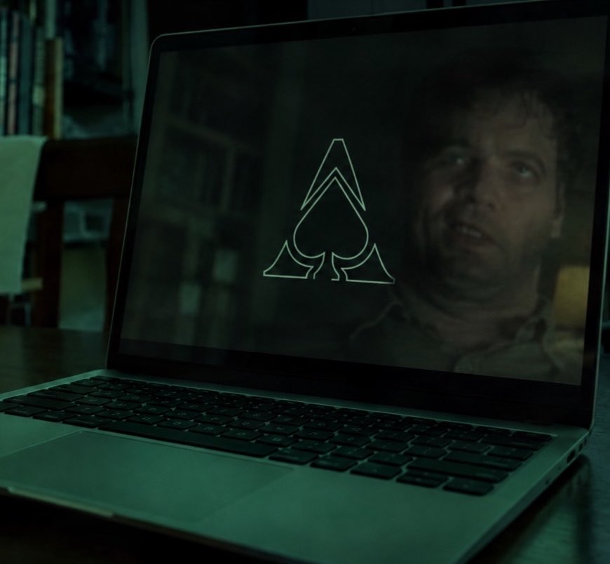 AceTrader's tweet photo. 4 AM in the trenches.

The black screen reflection hits way too hard. https://t.co/t03iPEWJex