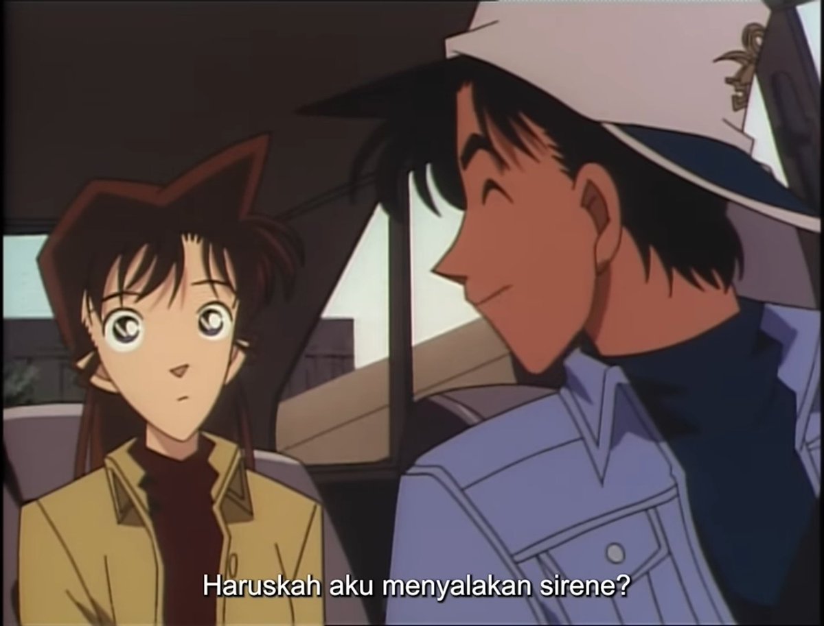 froznbutterfly's tweet photo. temen temen, ini namanya praktek nepotisme ya, jangan dicontoh ini si nepo baby gtm heiji hattori ckckck. masa pake mobil polisi (karena bapaknya kapolda) biar bisa nyalip macet pas bawa temennya berkeliling kota??? kalo papasan sm dia begini di jalan, halangin aja gengs gpp https://t.co/UPlodi0BkL