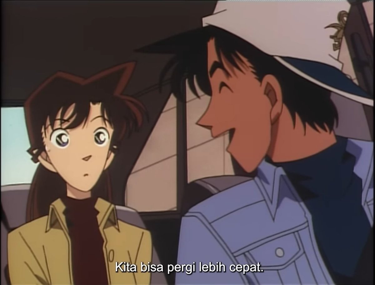 froznbutterfly's tweet photo. temen temen, ini namanya praktek nepotisme ya, jangan dicontoh ini si nepo baby gtm heiji hattori ckckck. masa pake mobil polisi (karena bapaknya kapolda) biar bisa nyalip macet pas bawa temennya berkeliling kota??? kalo papasan sm dia begini di jalan, halangin aja gengs gpp https://t.co/UPlodi0BkL