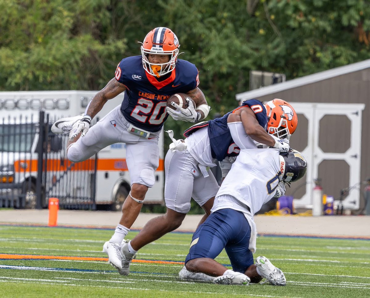 CoachBell_08's tweet photo. In this system, you have to be able to make plays… BUT YOU HAVE TO BE WILLING TO LAY IT ON THE LINE FOR YOUR BROTHER! #MBK A-Back room is different!
#BROTHERHOOD https://t.co/zH2HQKiEo2