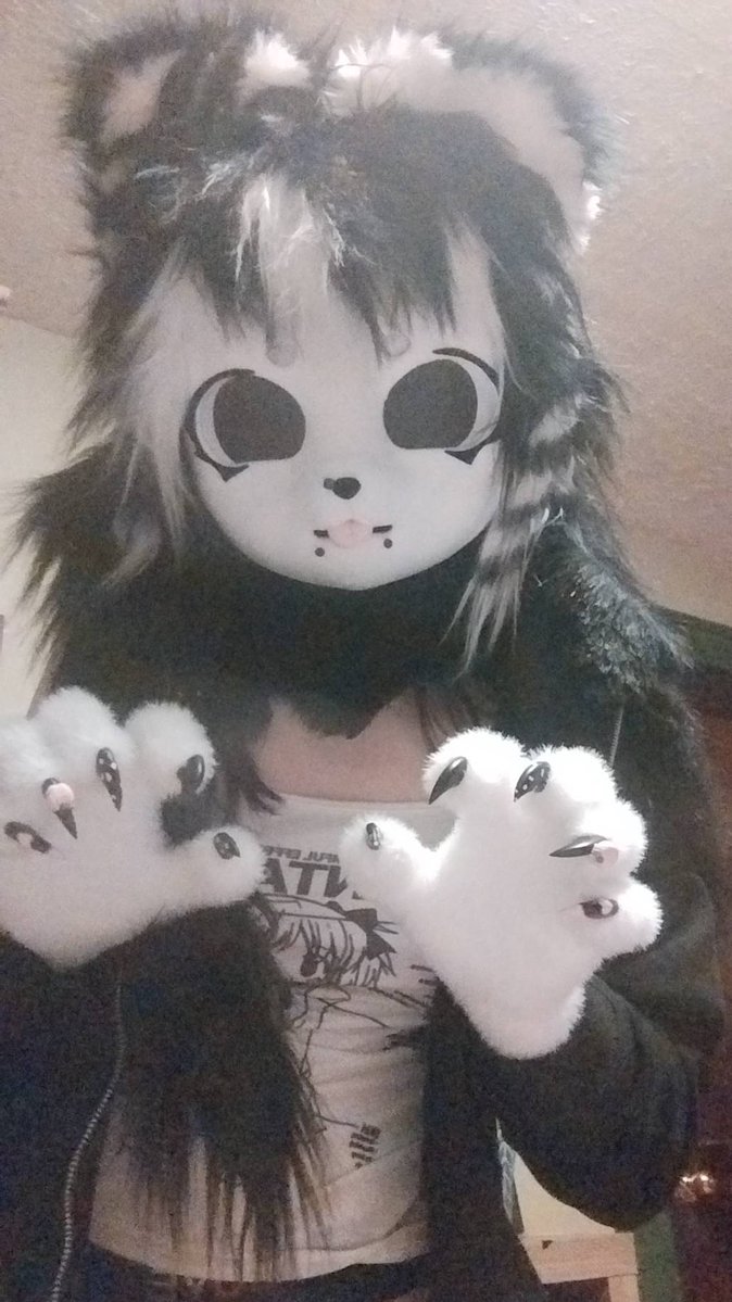 poejackmen's tweet photo. tribbers dm, this furry needs all your cocks ^_^ https://t.co/0cwbNEs640
