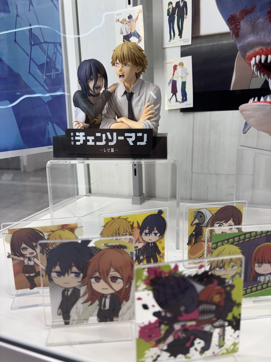 nagatuki__'s tweet photo. 一番くじ チェンソーマン レゼ編
第２弾 展示見てきました！ https://t.co/yyN9BztbZY