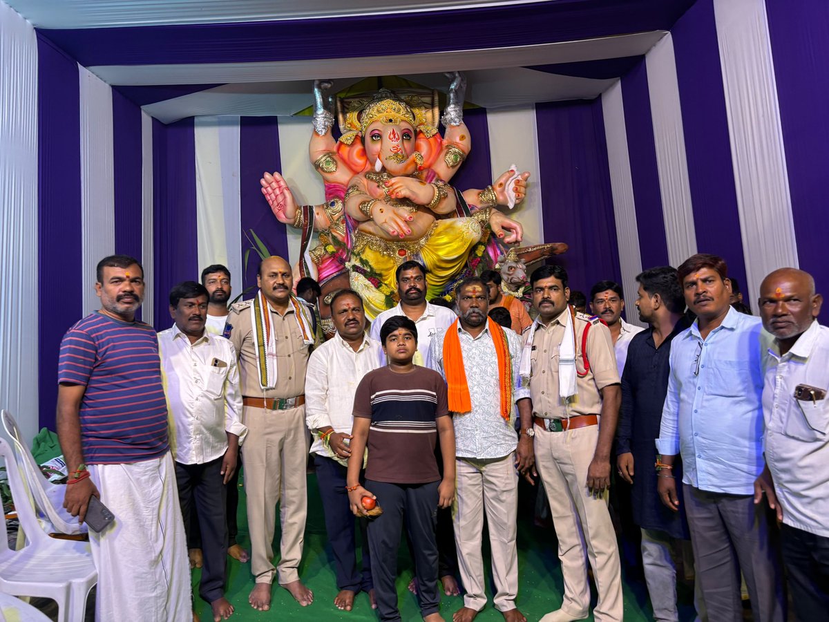 ShoToopran's tweet photo. On the occasion of the first day of Ganesh Navaratri celebrations, Ganesh idol installation and puja programme was conducted by Ambedkar Yojana Sangam at Toopran Town.
The Toopran DSP sir and my self SI Toopran participated in the puja programme. https://t.co/0vt353rdya