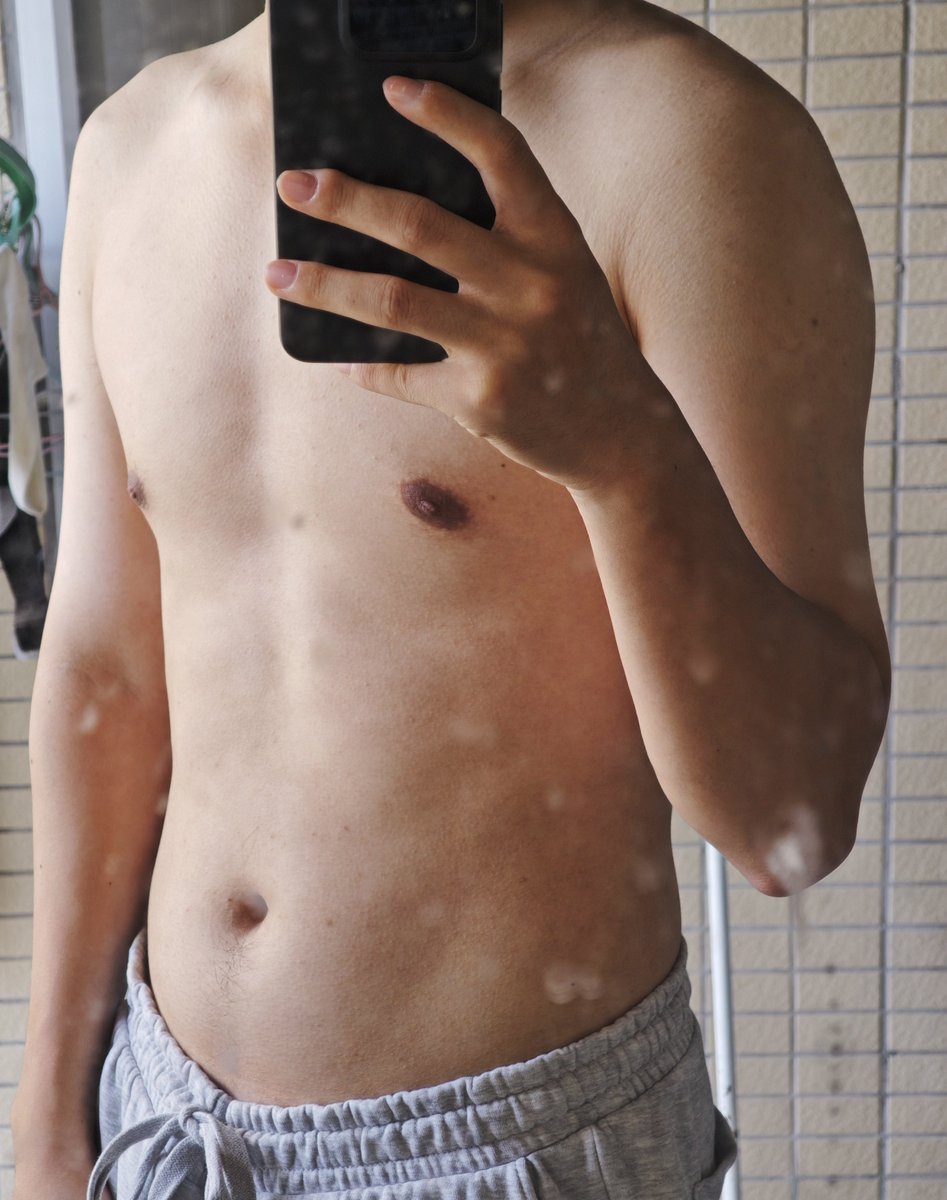 Kurokoee's tweet photo. 什么时候能变成薄肌啊😔减脂好痛苦 https://t.co/1rHbs1HP5v