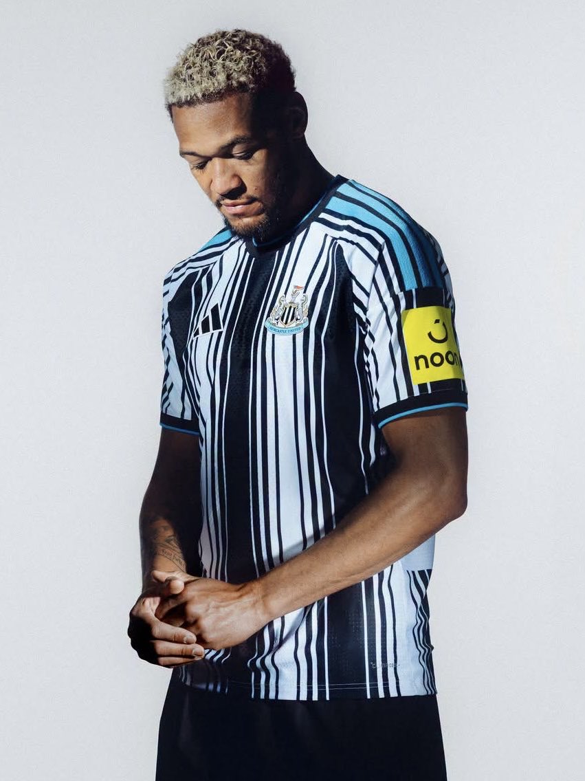 Remception's tweet photo. We all saw how everyone hates the Bournemouth vitality sponsor’s big pink circle.
I feel the same about Newcastle’s sleeve sponsor, should remove the yellow square and just have white outlines https://t.co/iuINVWBnS5