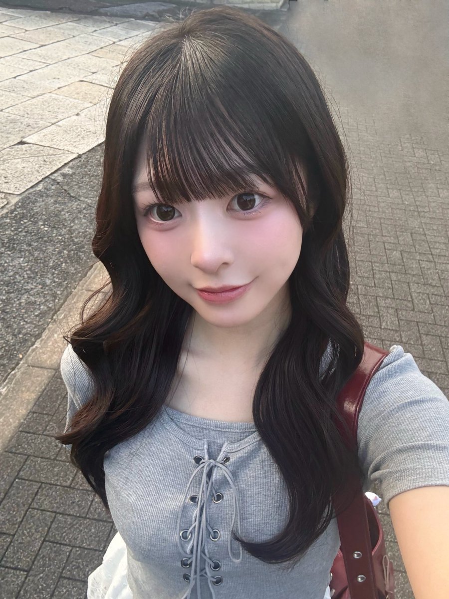 momo_KLM0306's tweet photo. おはよーう🌞

なんだかお散歩しやすい季節になってきてうれしい🎶🎶🎶
秋服も欲しい！！何が似合うかな🍁🍂

 #カワラボメイツ #青島もも https://t.co/E0otkRTh7D