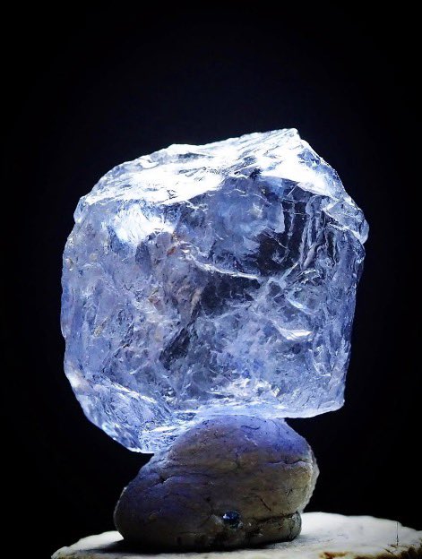 KoaXmeta's tweet photo. Our meditation tool tonight is anchored with Iolite, known for:

Clarity 
Direction 
Focus https://t.co/uYKsyrRNCG