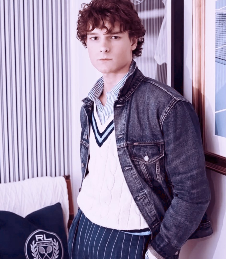 BANSHEEY0UNG's tweet photo. “ 𝐈'm ready to leave you breathless. “ 𝐓he best-behaved boy in the mansion. https://t.co/OLhipIE8V0