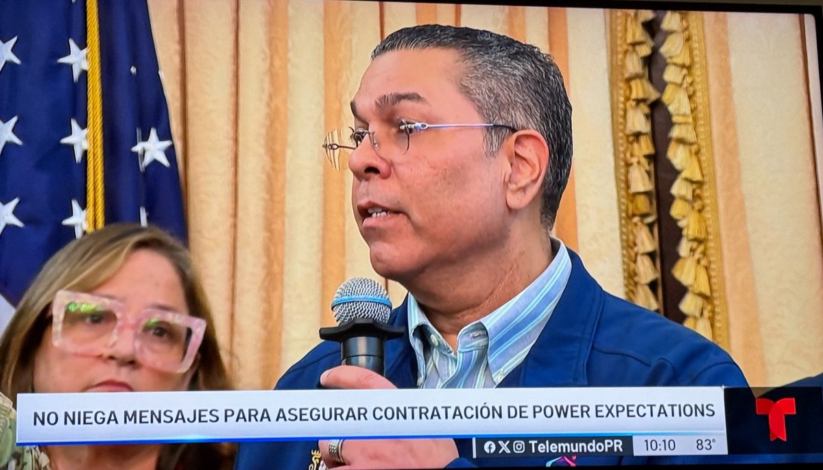 RodolfoBlasterR's tweet photo. Las excusas son buenas para quién las dá. 

Éste es un charlatán que quebró la AEE, y ahora quería embolsicarse un zafacón de dinero tuyo y mío…

Éste ya mismo lo buscan en las guaguas. https://t.co/sHtw9OhmQq