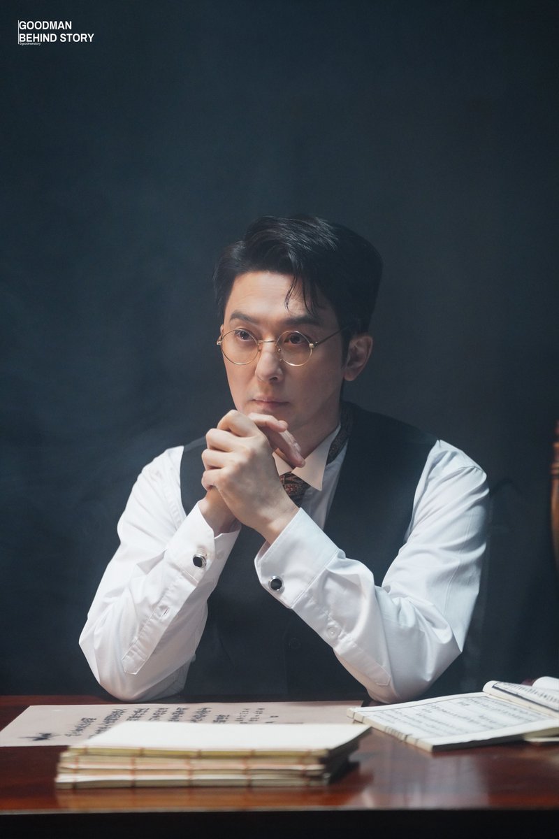 goodmanstoryent's tweet photo. [#강필석 #KANGPILSUK]
뮤지컬 <곤 투모로우> 프로필 촬영 현장 Behind Photo 대공개 📸✨

실패 뒤에도 조선의 미래를 포기하지 않는 '김옥균'으로 분한 필석 배우 💫
필석 옥균과 함께 작품 속으로 빠져볼 준비가 되었다면!

오는 11월 29일까지 홍익대 대학로 아트센터 대극장에서 만나요 🙌🏻 https://t.co/zqP5CBNDv9
