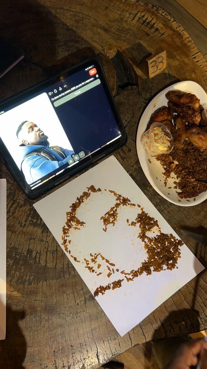 itsenilart's tweet photo. Waiter: wo b3 di d3n?
Me: medi nkunim🌚 https://t.co/GJDDkZmkdI
