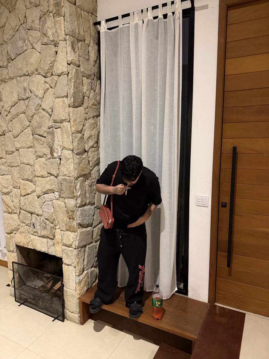 matheusbitettii's tweet photo. ela quer confiar em mim, ho https://t.co/gS77dsaa5V