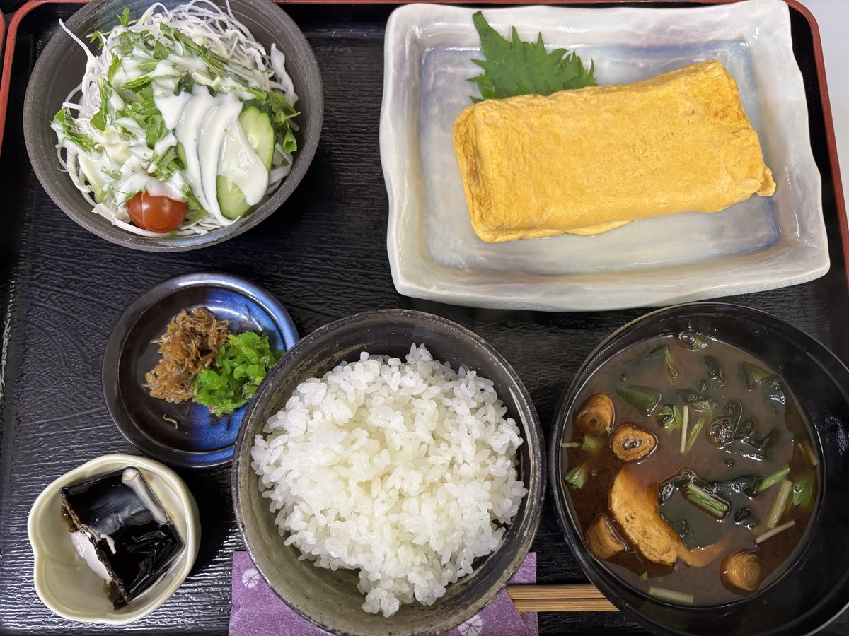hinata_obanzai's tweet photo. 9月15日火曜日
本日
昼の部11:30分からです
人気No.1だし巻き玉子ランチ
好評提供中
夜の部
17:30からです
お席ございます
ちょい飲みOK
お食事OK
#芳賀町　#芳賀工業団地
#宇都宮　#LRT 
#芳賀町工業団地管理センター前　徒歩10分 https://t.co/wA5DaHZb9g