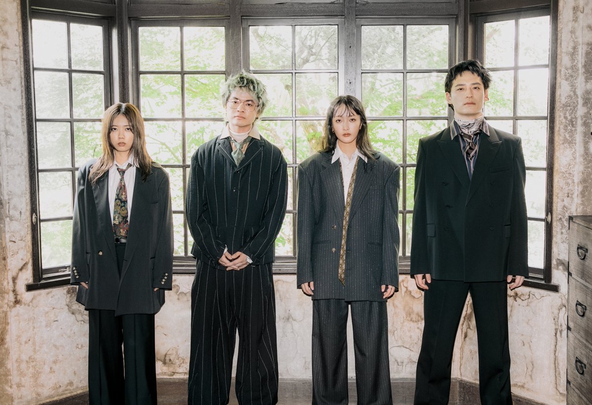 hata_official's tweet photo. 2026.11.04 Release
メジャー20周年記念
トリビュート・アルバム

『秦 基博を歌う -Hata Motohiro Tribute-』

参加アーティスト全10組を毎日発表🎊

／
2組目は🪽緑黄色社会🪽
カバー楽曲は「透明だった世界」
＼

特設サイト🦜
https://t.co/zYYoL15yrI

@ryokushaka 
#秦基博を歌う https://t.co/R9i6q0Ozap