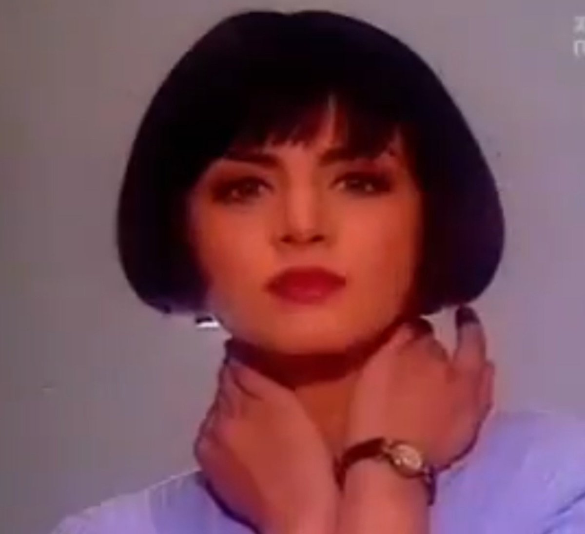 silviaiconic's tweet photo. Perla y sus looks exóticos 🤣🤣🤣🤣💗 #silvianavarro #GuardiánDeMiVidaUS #GuardiánDeMiVida https://t.co/SvOnel68le