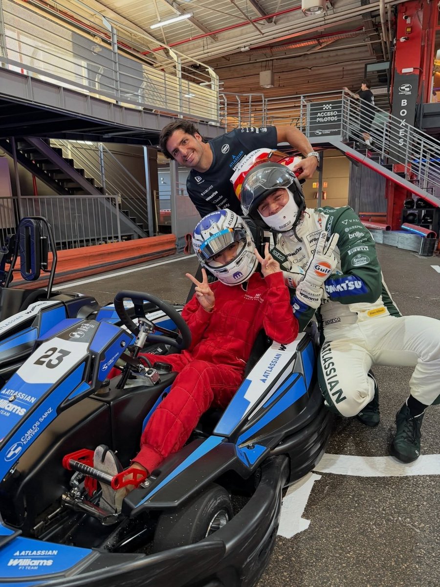 goatedcarls's tweet photo. Gemes Lily pake helm nya Alex terus Alex pake helm karting Carlos. IMOOOTTTTTT https://t.co/kaLwtlTUDj