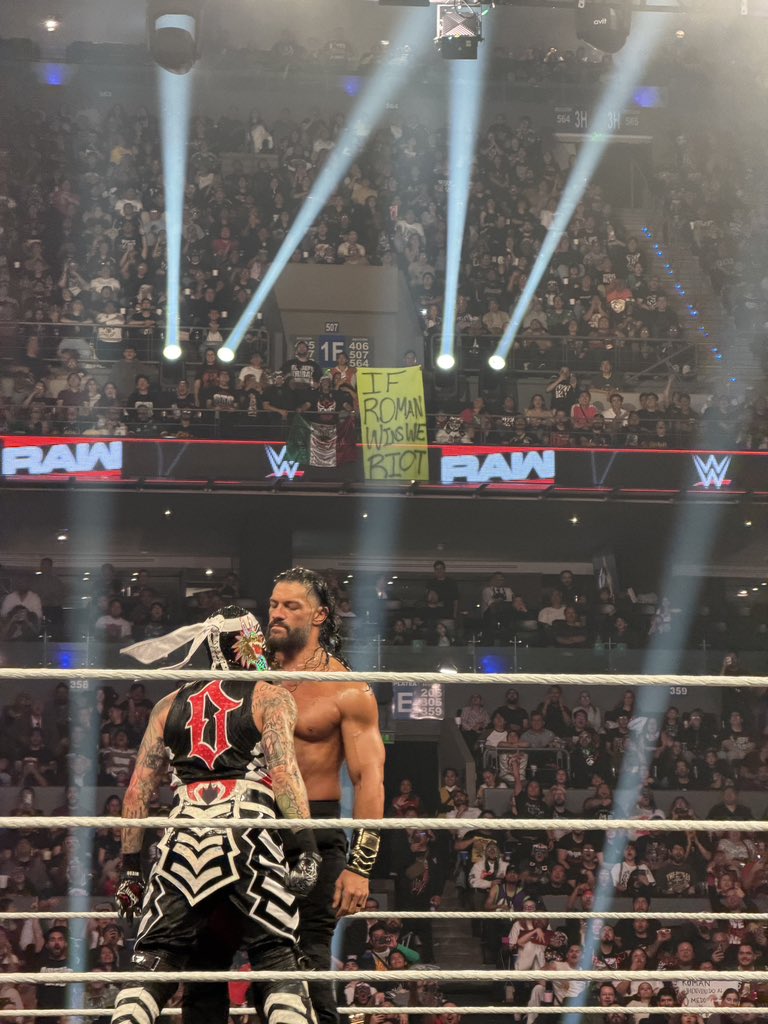 dflo316's tweet photo. IF ROMAN WINS WE RIOT
🇲🇽 #wweraw #rawmexico
LETS GO PENTA https://t.co/MlLCvdIBpV