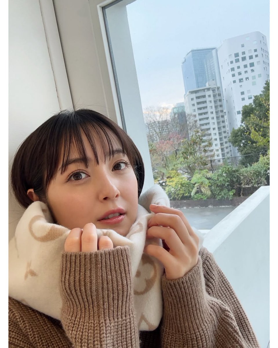 SPAWNEYCOCK's tweet photo. .
素敵なマフラーをルイ・ヴィトンさんからいただきました🤍
とても暖かいし、肌触りも気持ちよくて嬉しい☺️
寒くなってきたこの時期にぴったり✨ https://t.co/vIFZqDAkGj