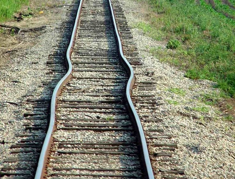 _valerix's tweet photo. “A sun kink is when the steel in a railroad track expands bc of extreme heat”

bdsm community 🤝 autism community https://t.co/AHbxDqw08I