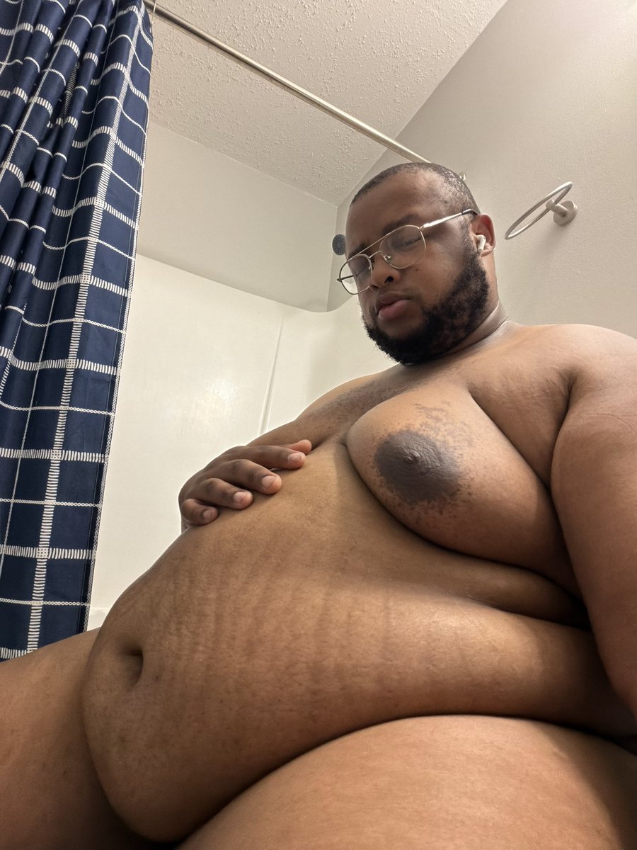BigBoyJoy101's tweet photo. Good night handsome and dream about me ￼😘😘😘 https://t.co/5tQ5wiPSdu