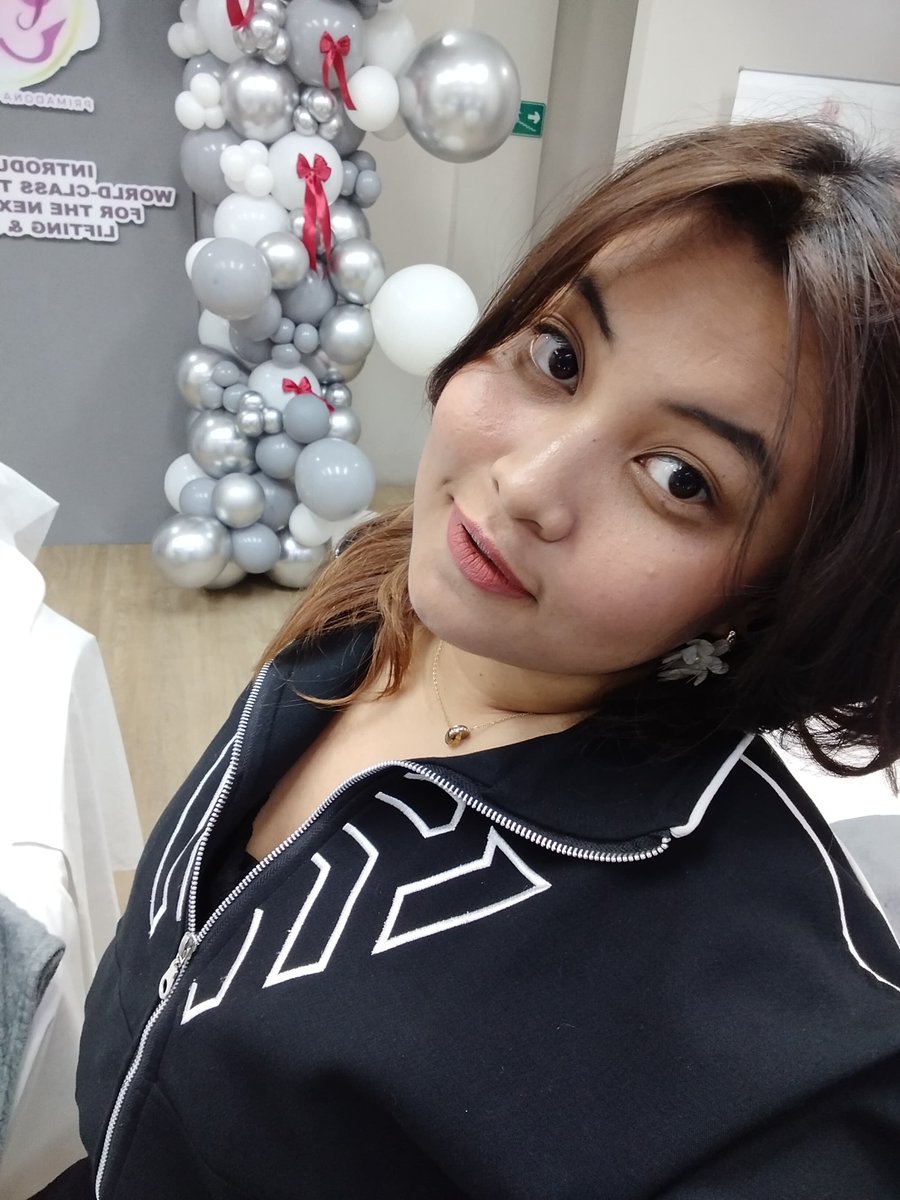 gtprmn's tweet photo. bare face lately 💅🏼✨️ https://t.co/ts2kHrx0I2