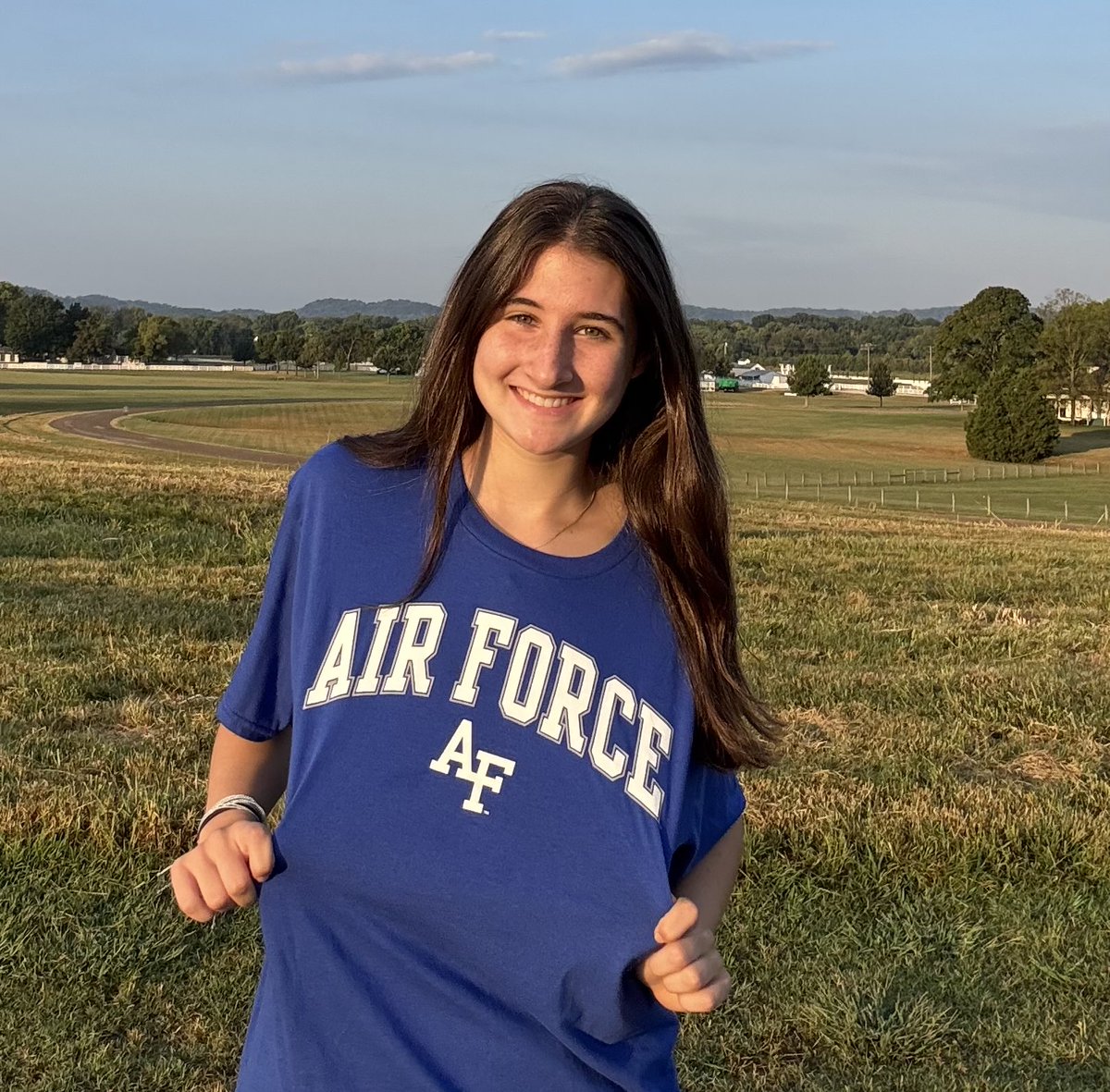 wcsBHSXC's tweet photo. It’s OFFICIAL 💙🦅

We are so proud of Nigella, and she has truly earned this! @Nigellajsmith is taking her strong work ethic, leadership skills, and running talent to the Air Force Academy! @AF_TFXC 

@tnmilesplit @milesplit https://t.co/JY64HDAaOk