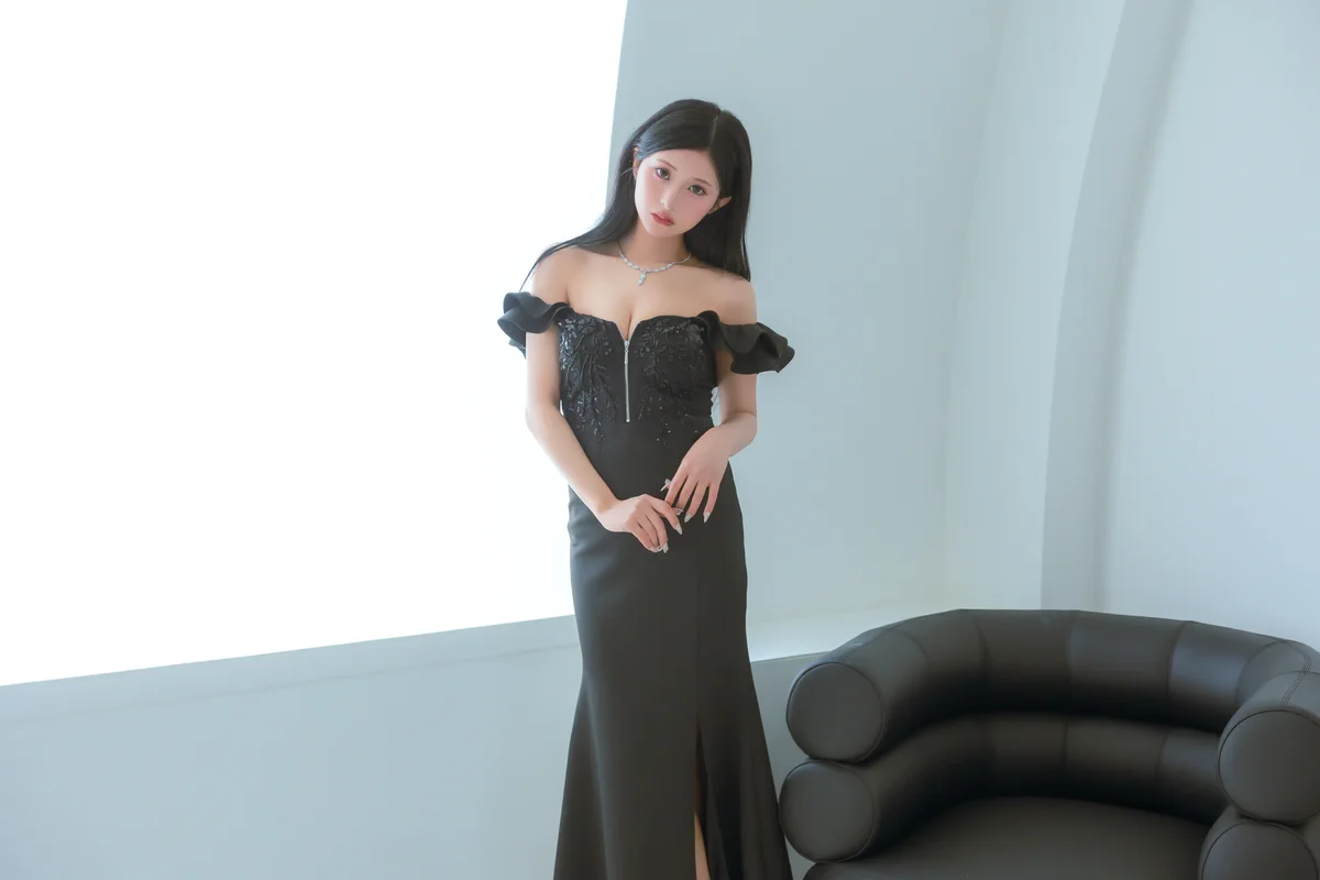 超美品 AIDA 立体裁断 華やかミディ丈ドレス ブラック TIKA ティカ👗🐈 on X: 