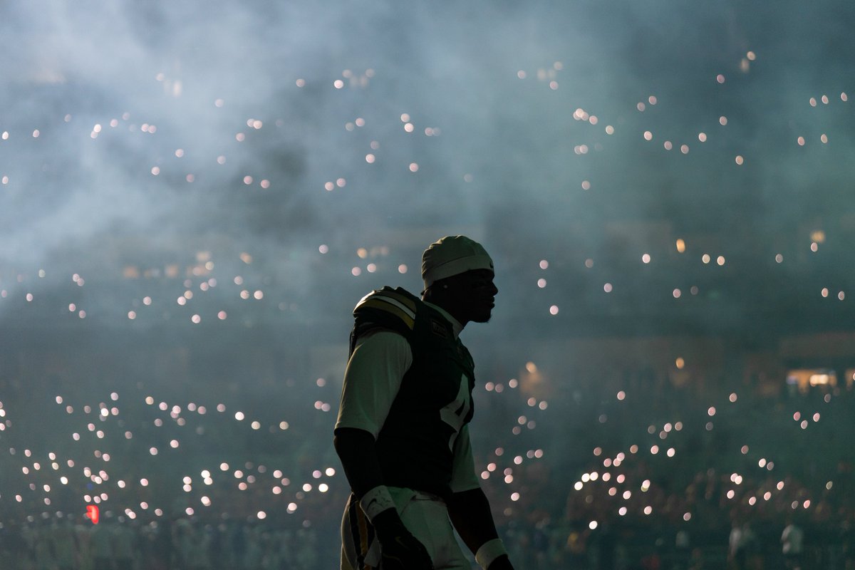 BUFootball's tweet photo. this photo 😮‍💨 https://t.co/9assyJKeLF